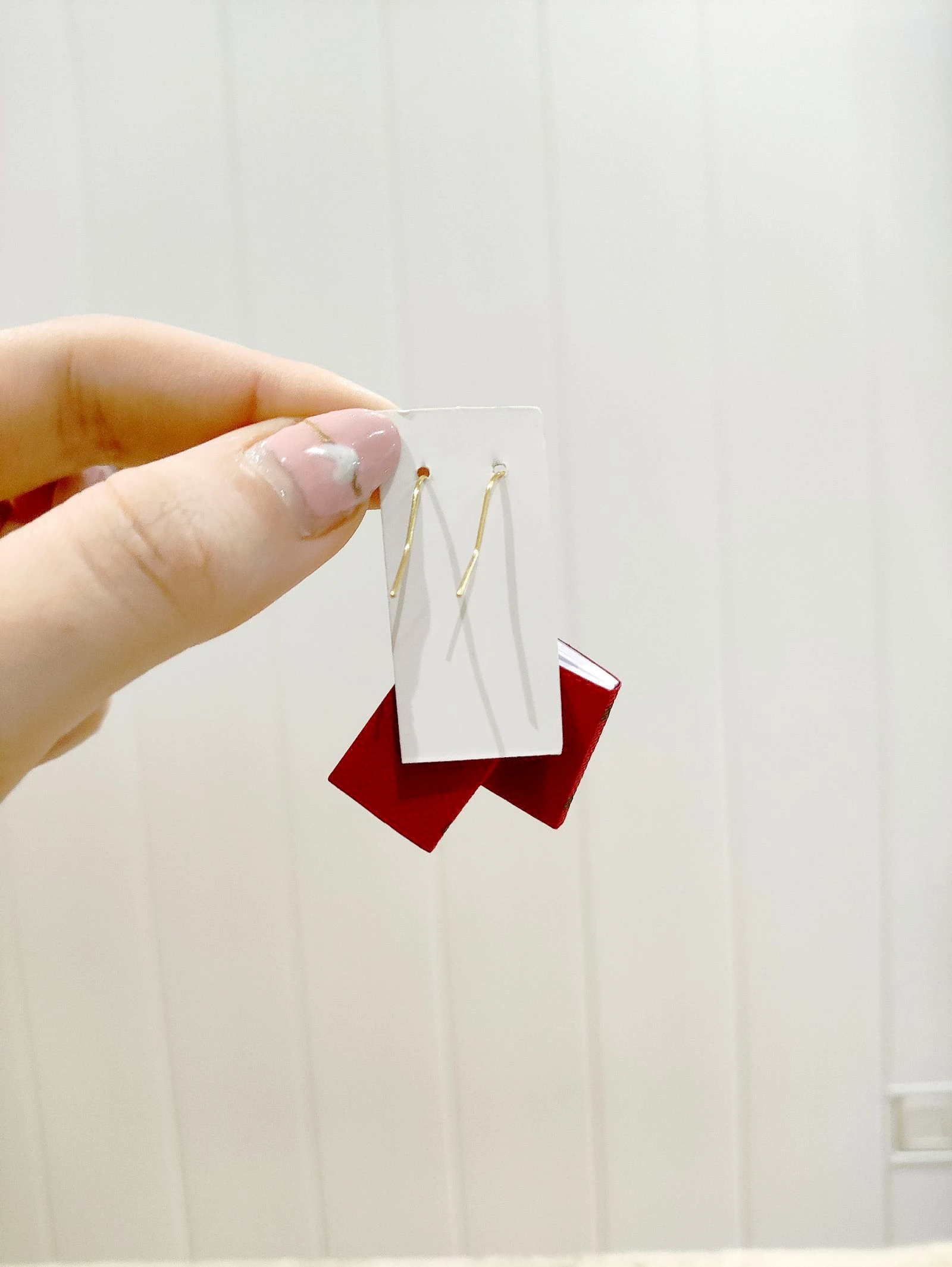Pendientes libro rojo miniatura 📕 | Nuevos |  ligeros regalo – photo 3